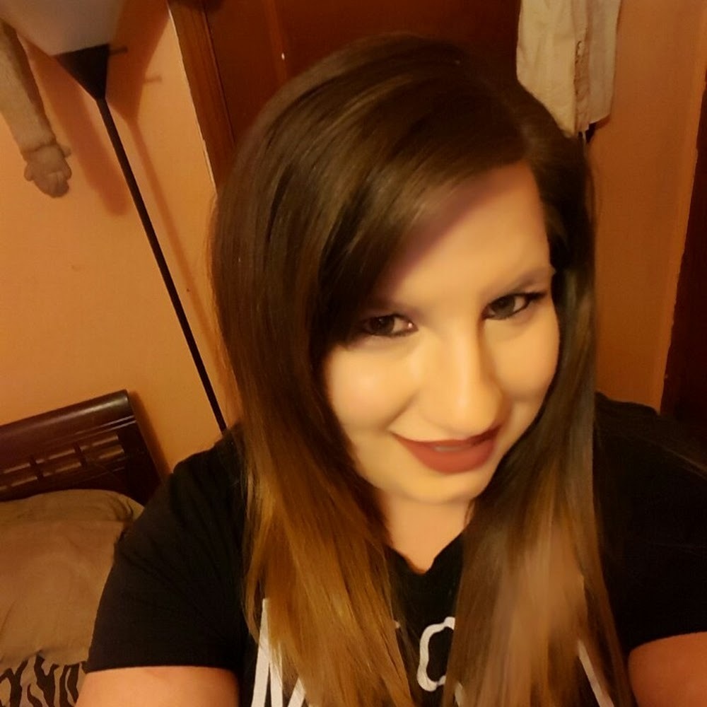 Meet your Posher, Alicia